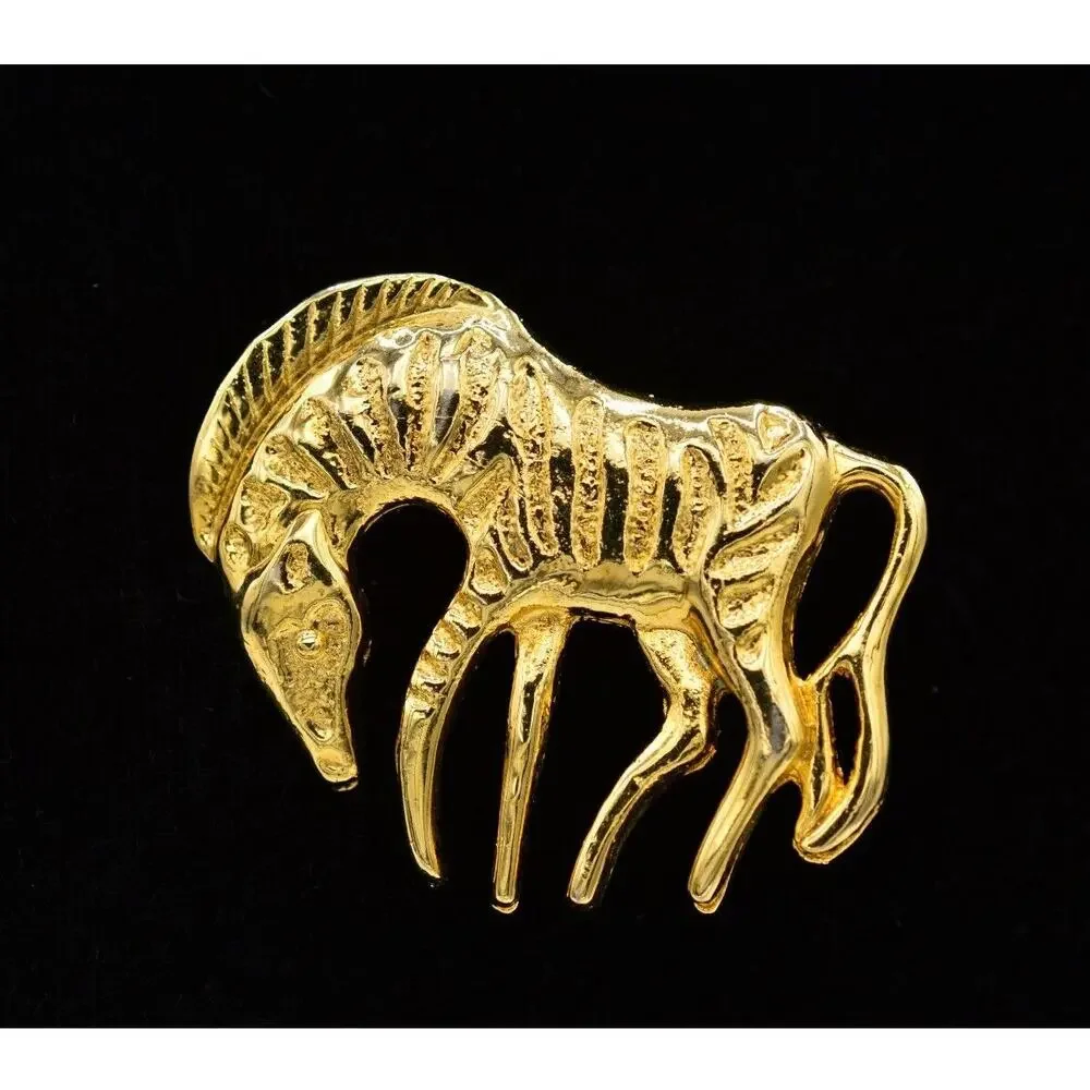 Vintage Zebra Brooch Pin Gold Tone African Striped Zoo Animal NOS 1980s 9B